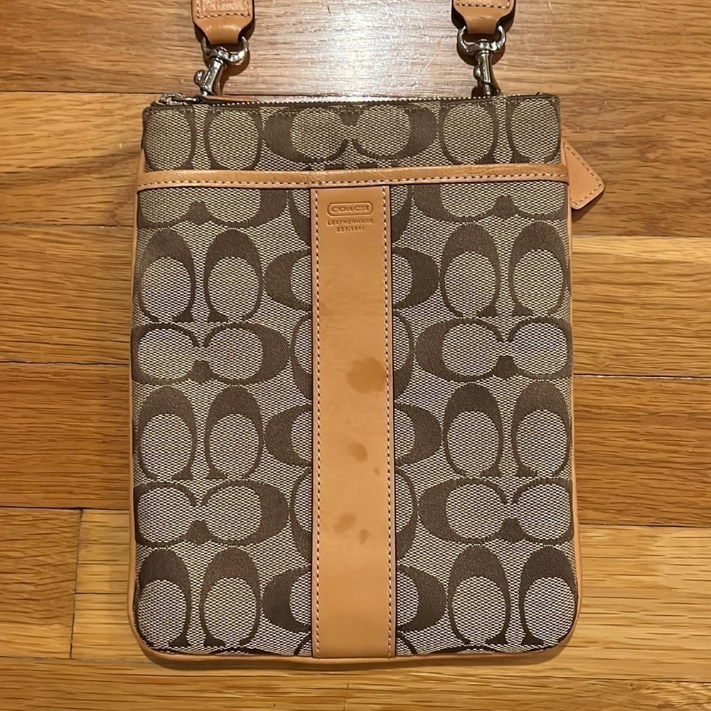 Coach Classic Crossbody bag - Picture 2 of 12